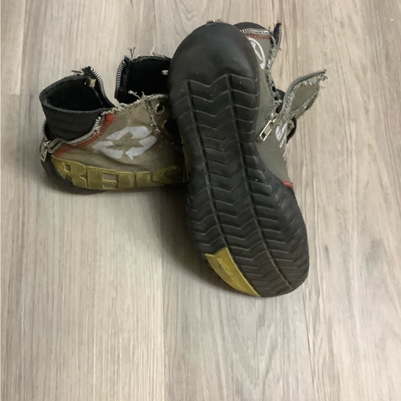 Unique High Top Shoes - Picture 4 of 4